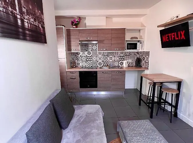 Appartement Paris Metro Hoche